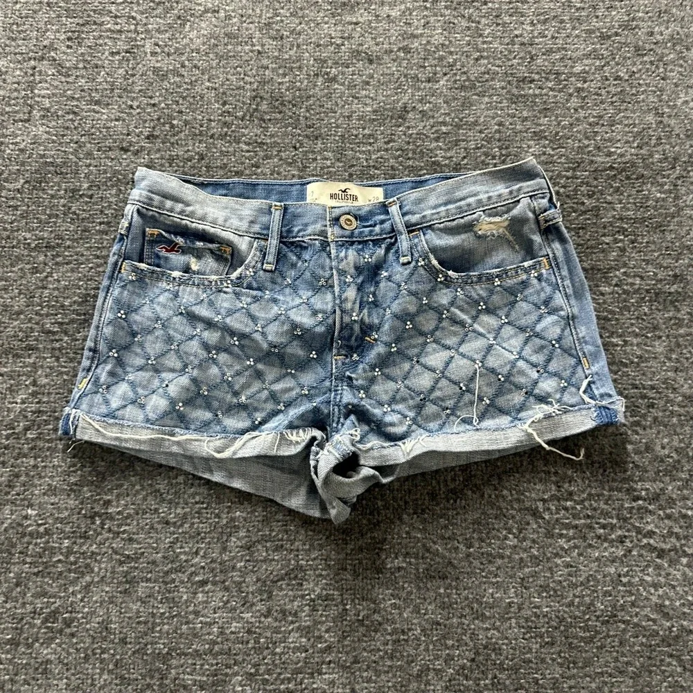Hollister Denim Shorts Womens Size 7/28 Light Wash Quilted Rhinestone Raw Hem